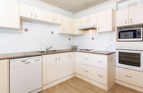 Bongaree Apartment | Everything You Need Including a Pool