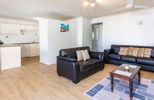 Bongaree Apartment | Everything You Need Including a Pool