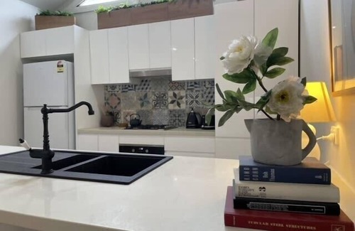 Belmont House | Evies Belmont Cottage