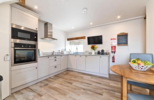Axton House | Ewe Bach Cottage