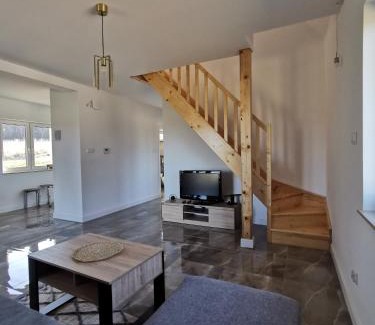 Bystrzyca Kłodzka Ski Chalet | Ewychatki nowoczesny domek z widokiem na Śnieżnik