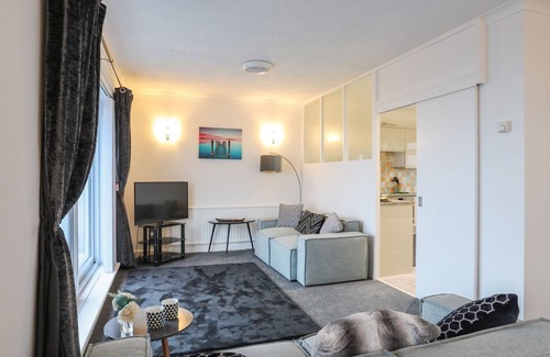 Rhyd-y-clafdy Cottage | EWYN GWYN, pet friendly, character holiday cottage in Pwllheli
