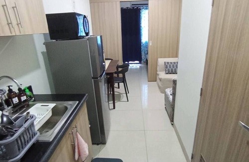 Barangay 76 Condo | Exa's Crib Staycation @ MOA Shore 2, Tower 2 Residences