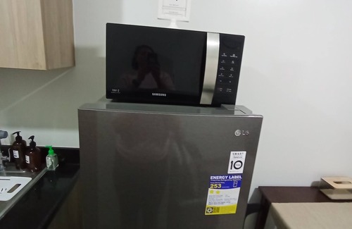 Barangay 76 Condo | Exa's Crib Staycation @ MOA Shore 2, Tower 2 Residences