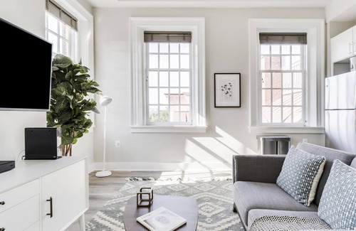 Jefferson Manor Apartment | Excellent Alexandria West 1BR w/W/D, nr Waterfront, by Blueground