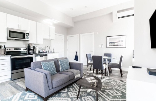 Jefferson Manor Apartment | Excellent Alexandria West 1BR w/W/D, nr Waterfront, by Blueground