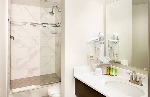 Gateway District House | Excellent Choice! With Pool, Onsite Parking, Short Drive to Mob Museum