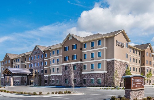 Midtown Anchorage Apartment | Excellent Mid-Town Location | Free Daily Breakfast, Pool & Hot Tub Access