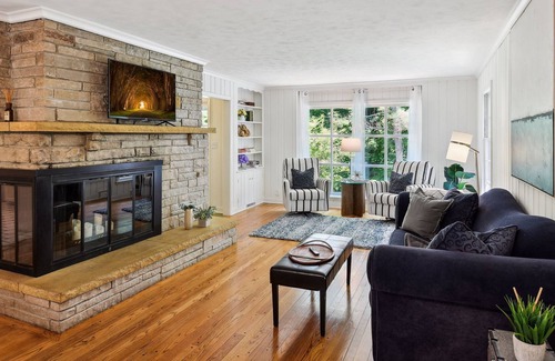 Shorewood House | Excelsior Retreat with Private Neighborhood Beach!