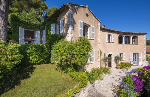 Saint-Jean-Cap-Ferrat Villa | Exceptional provencal-style villa with stunning panoramic sea views