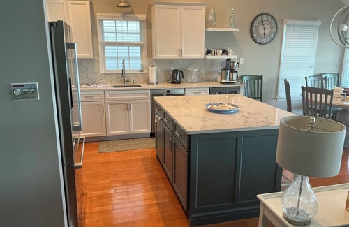 Gold Coast Condo | Exceptional 2nd Fl 4BDR/2 Bath Condo Ocean City’s GoldCoast – 1½ blocks to Beach