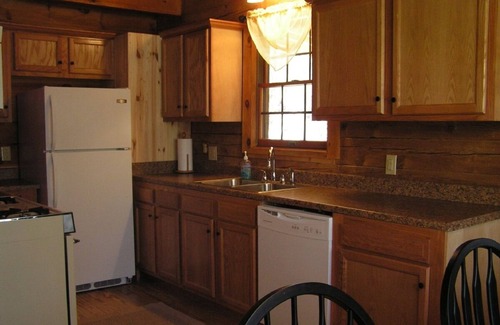 Hico Cabin | Exceptional Log Cabin near the New River Gorge with Game Room-Sleeps 12