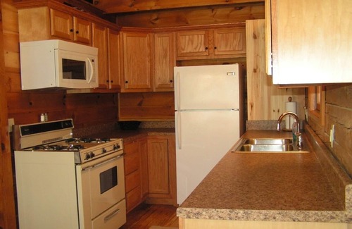 Hico Cabin | Exceptional Log Cabin near the New River Gorge with Game Room-Sleeps 12