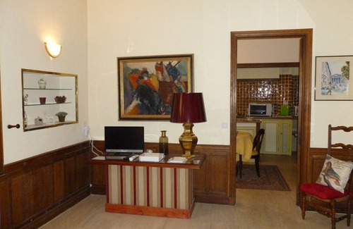 Nimes City Centre Apartment | Exceptional place Town Center Ecusson near Maison Carrée Nîmes