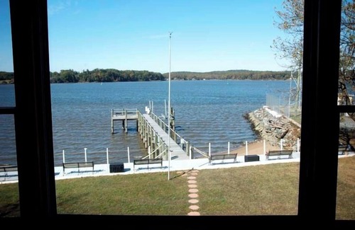 Chesapeake City House | Exceptional River Front Family Retreat! - Dock, Private Beach & Bungalows