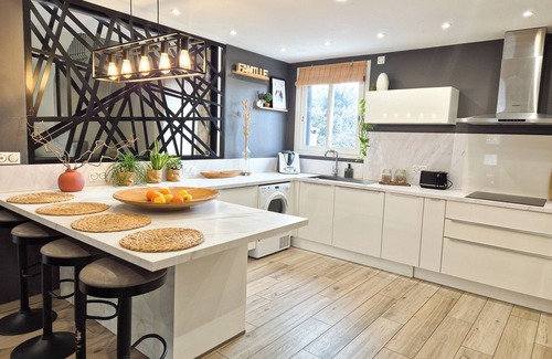 Berre-des-Alpes House | Exceptional villa with swimming pool, large garden and children's play area
