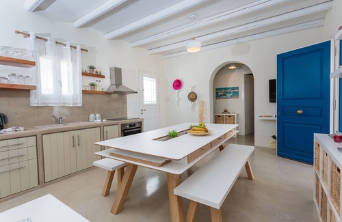 Piso Livadi House | Exceptional Villa Artemis with private pool, Jacuzzi and sea views!