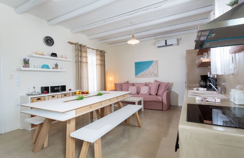 Piso Livadi House | Exceptional Villa Artemis with private pool, Jacuzzi and sea views!