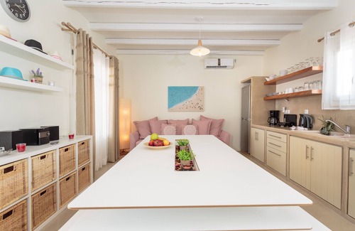 Piso Livadi House | Exceptional Villa Artemis with private pool, Jacuzzi and sea views!