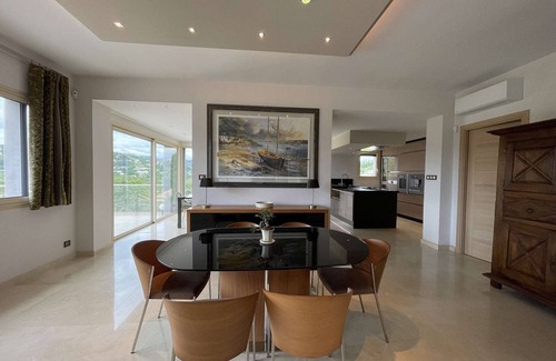 Ucel House | Exceptional Villa with Private Pool, Jacuzzi and Air Conditioning