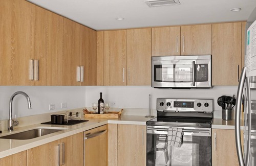 Bay Harbor Islands Apartment | Exclusive 2BR, 2.5BA Apartment | Bay Harbor Islands Family-Friendly Stay