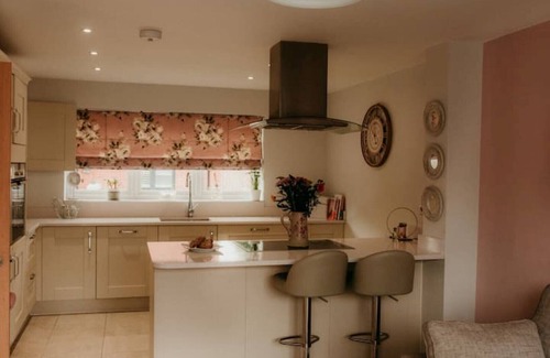 Atherstone House | Exclusive 5 Bed Family House in Country Village