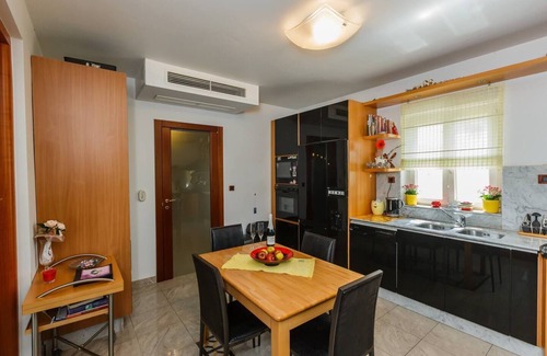 Kozino Villa | Exclusive 6 bedrooms villa with swimming pool & sea views