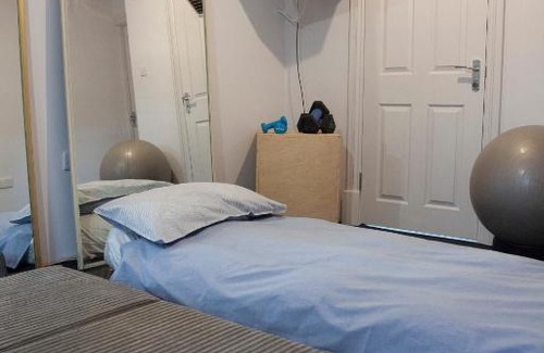 Old Trafford House | Exclusive access to private bedroom with ensuite in a shared contemporary Victorian flat