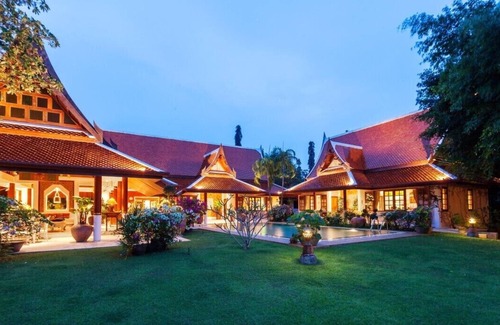 Rawai Villa | Exclusive and Intimate Luxury Pool Villa in Vast Garden - Thai Traditional Style