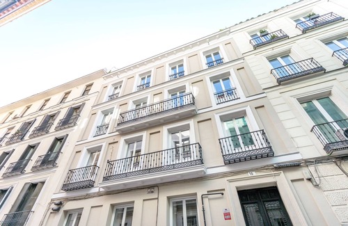Cortes Apartment | Exclusive Apartment in Madrid Center. Madrazo I