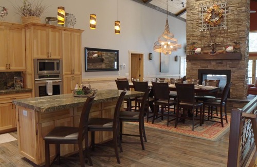 Island Park Cabin | Exclusive Cabin, showcasing Five Stars of LUXURY & Comfort, + Hot Tub and More!