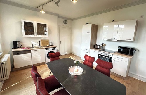 Bad Wilhelmshoehe Apartment | Exclusive city studio with 3 bedrooms in art nouveau villa & Hercules view for 8 guests