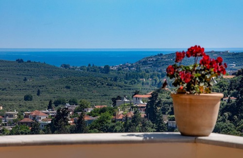 Makhairoi Villa | Exclusive Crete Villa | Villa Erontas | Private Terrace | 2 BDR | Maheri