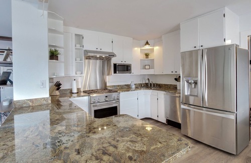 Grawn House | Exclusive Duck Lake Peninsula!