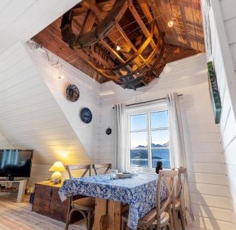 Bremanger House | Exclusive fjord getaway with sauna