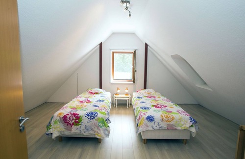 Uelsen House | Exclusive holiday home in Uelsen with conservatory
