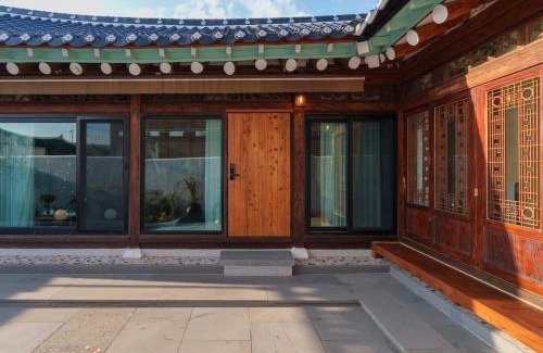 Suncheon Villa | Exclusive House Hanok Stay 'Soo Hanok'