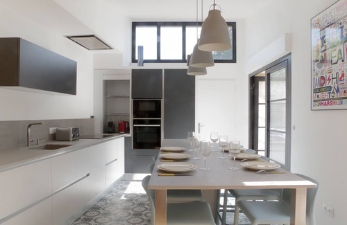 Talence House | Exclusive house of 140 m2 with 3 bedrooms and fantastic private patio