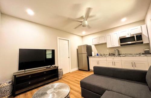 Homestead Apartment | Exclusive Lake Tiny House in Beautiful Japanese Garden