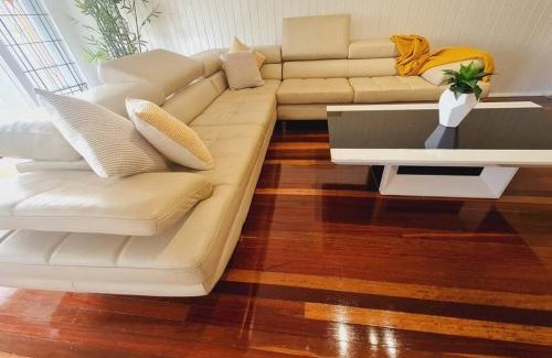 Maryborough Apartment | Exclusive location - Entire 3-bedroom Unit in Maryborough CBD, 10ppl