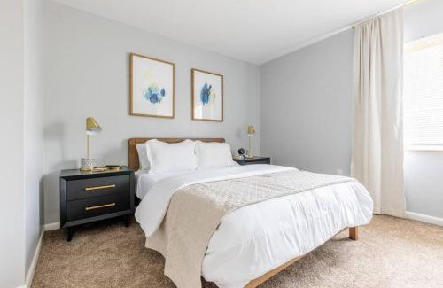 Maple Heights Apartment | Exclusive NEW Listing! Maple Heights Charm