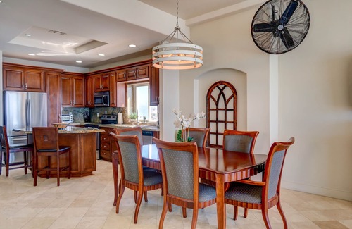 Villa del Mar Condo | Exclusive Oceanfront Penthouse/5 Min to Papas&Beer
