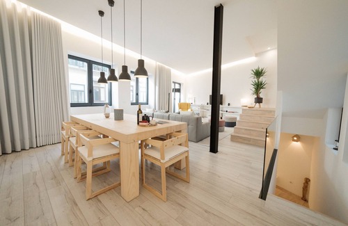 Bonfim House | Exclusive Porto Retreat – Luxury Living with Terrace, Gourmet Kitchen & Elegance