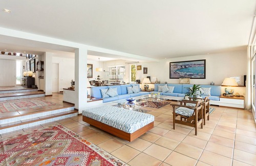 Cadaques Villa | Exclusive seafront villa