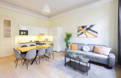 Terezvaros Apartment | Exclusive & Spacious Central Residence w/4BEDRM 2BATHRM