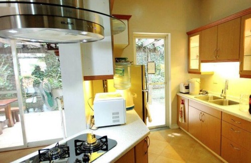 Tagaytay Villa | Exclusive Taal-view Guesthouse in Tagaytay!