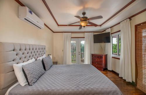 Gibson Bight House | Exclusive Tropical House near Beaches & Downtown