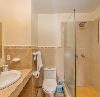 Gibson Bight House | Exclusive Tropical House near Beaches & Downtown