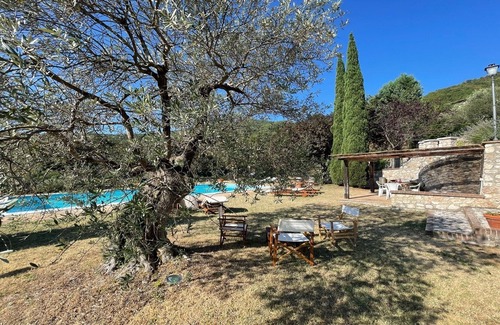 Colpetrazzo Villa | EXCLUSIVE VILLA, POOL, GROUNDS - SLEEPS 8