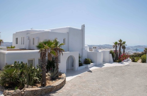 Paraga Villa | Exclusive villa with infinity pool and panoramic views of Mykonos